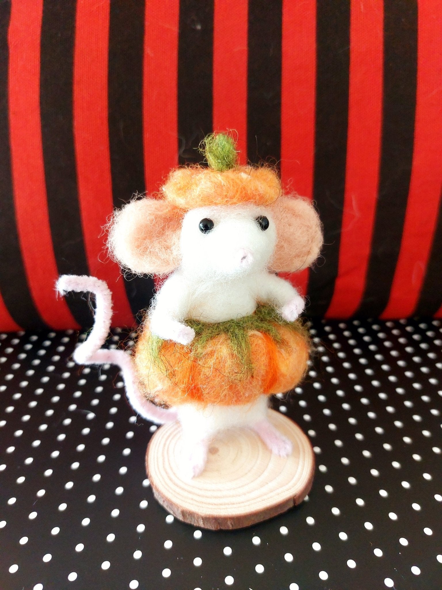 Pumpkin Mouse - Fairy Fae Handmade Needle Felt Decoration | Buy Online from The Home Crafters
