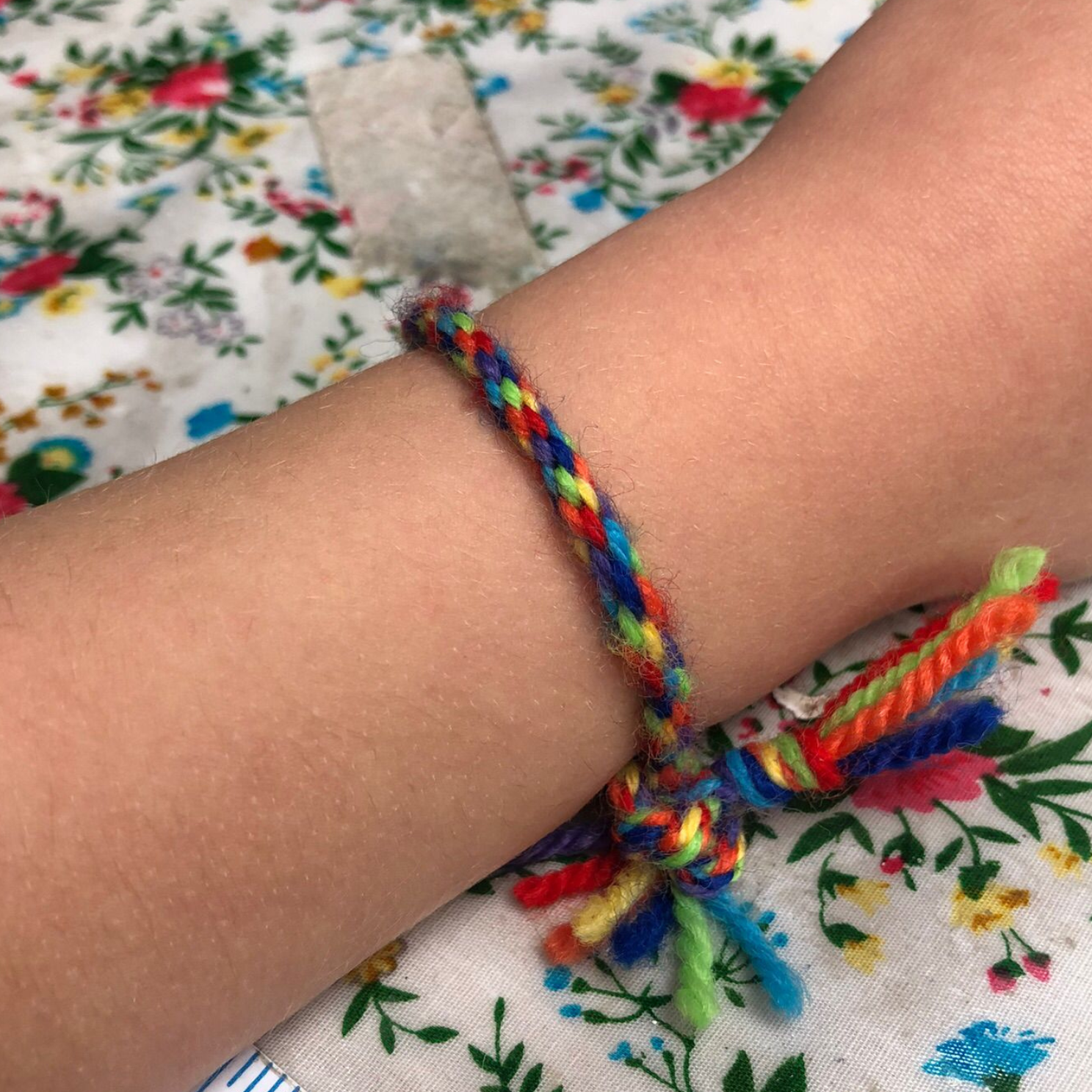 Kids Craft Workshops: Jellyfish Friendship Bracelets - Tuesday 25th August