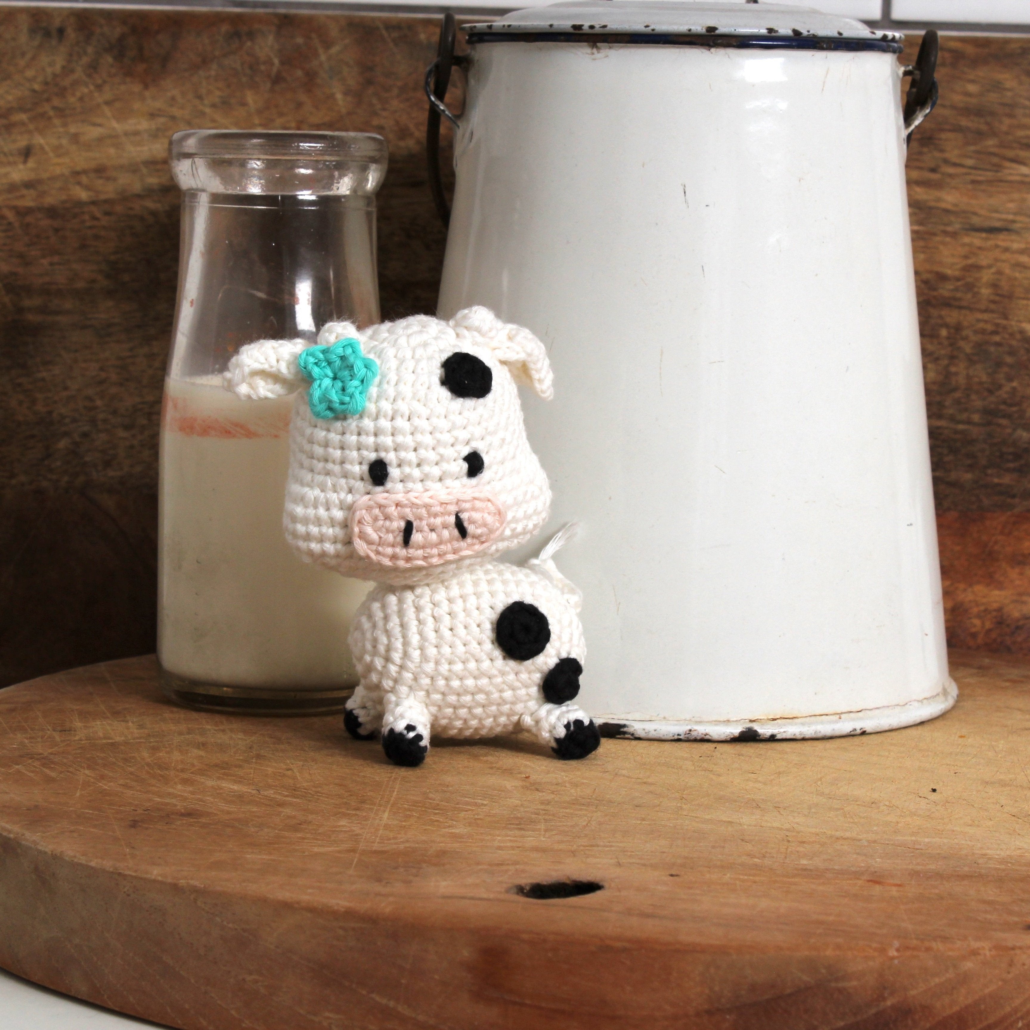 Knitty Critters Hello Adorables Crochet Kit: Bessie The Cow