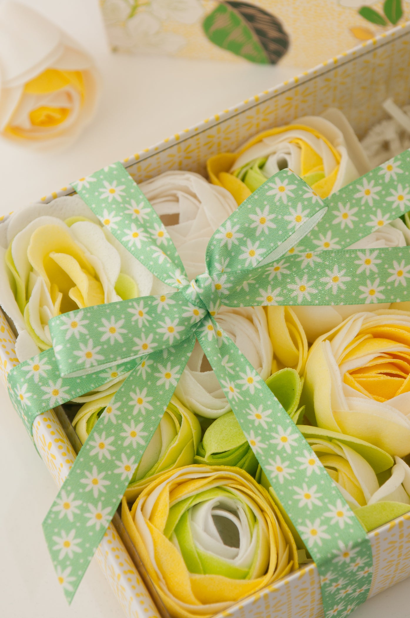 Berisfords Ribbon: Daisy Chain - 25mm