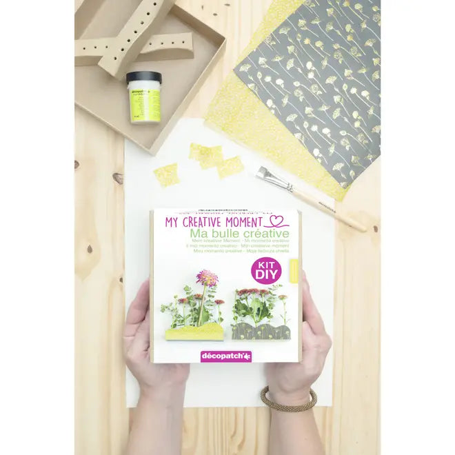 Decopatch My Creative Moment Kit - Flower Wall Shelves