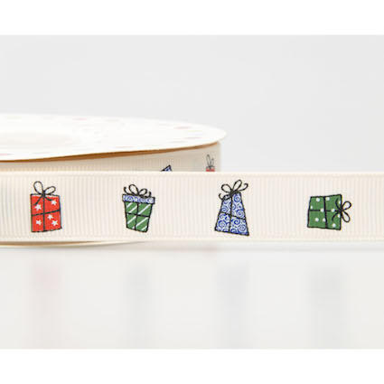Grosgrain Ribbon Presents: 16mm