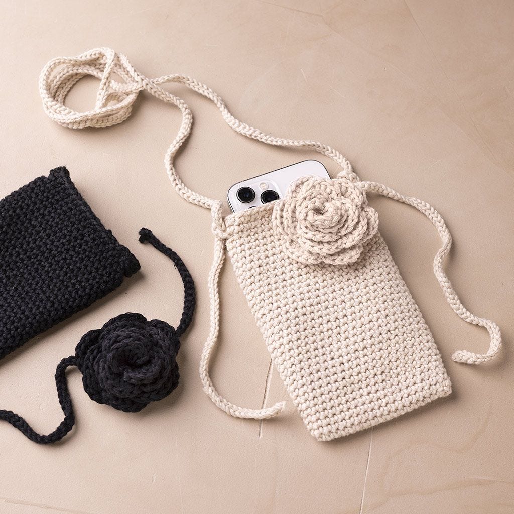 Mini Craft Kit: Crochet - Phone Case with Rose Corsage