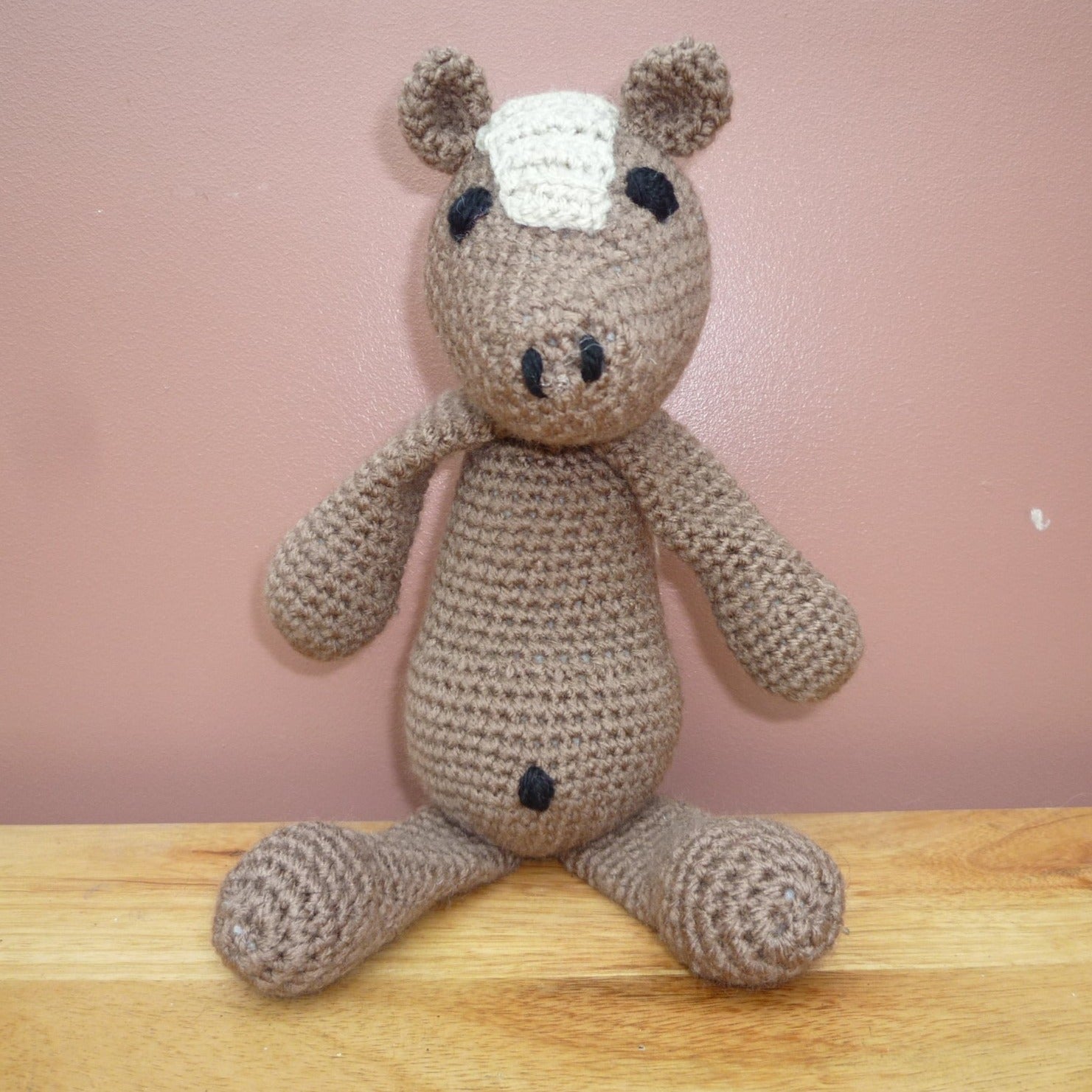 Handmade Crochet: Arnie the Armadillo